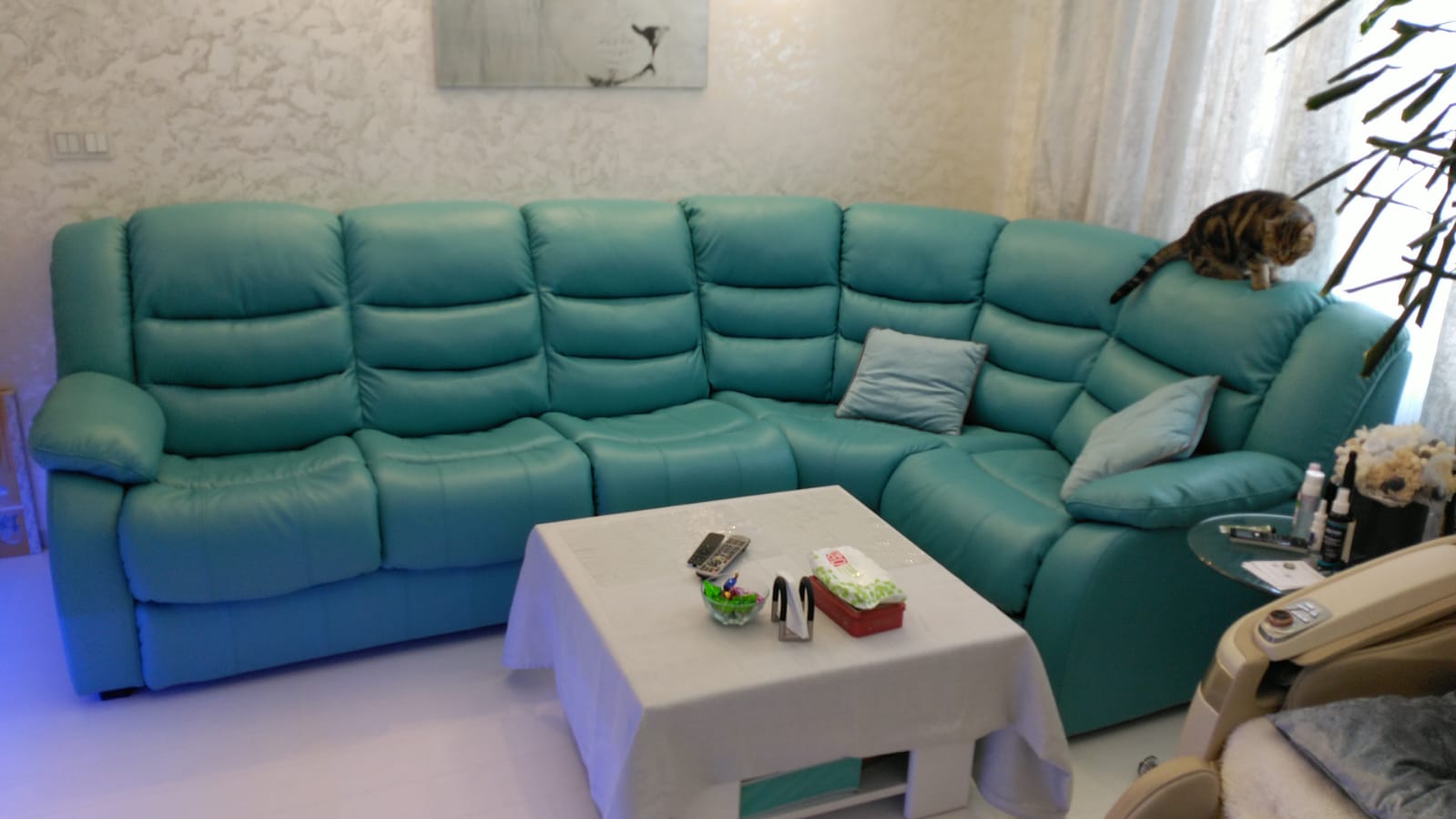 Перетяжка дивана на дому. Приладожский