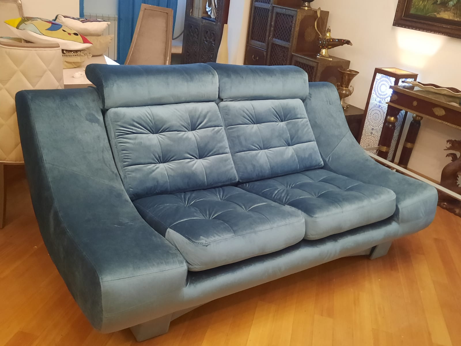 Обивка дивана на дому. Приладожский