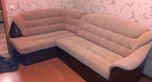 Перетяжка углового дивана. Приладожский
